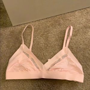Victoria’s secrets pink bra
